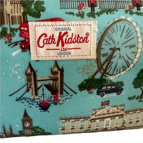 CATH KIDSTON LINDON SCENE OILCLOTH 3 PIECE TRAVEL SET - Picture 6 of 12